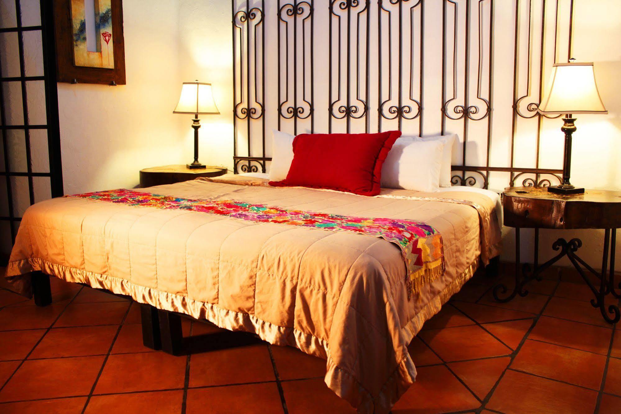 Hotel Casa Armonia Tlaquepaque Exteriör bild